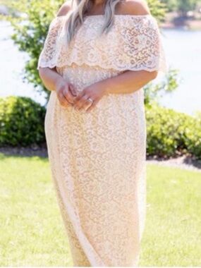 ChicSoul Size 3xl Lace Maxi Dress in Soft Peach